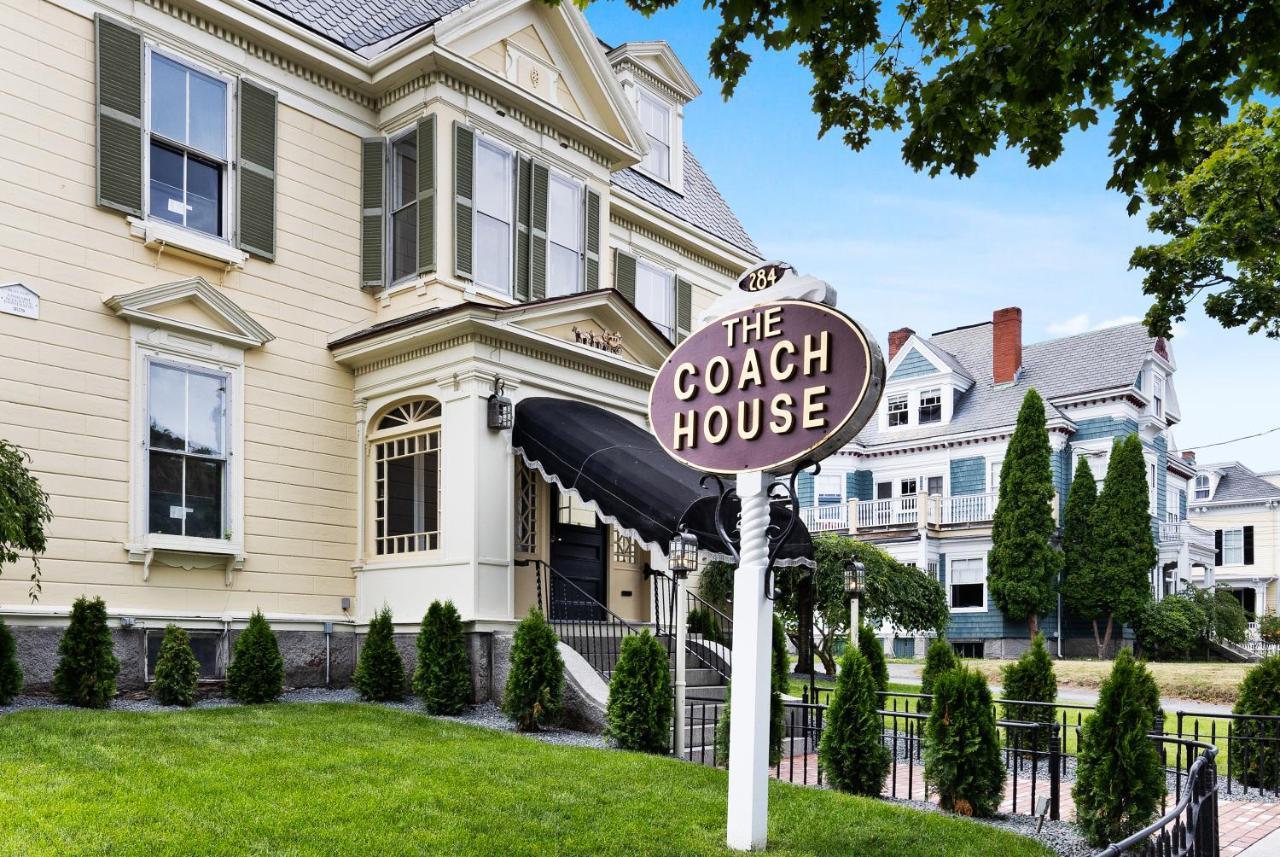 Hotel The Coach House *